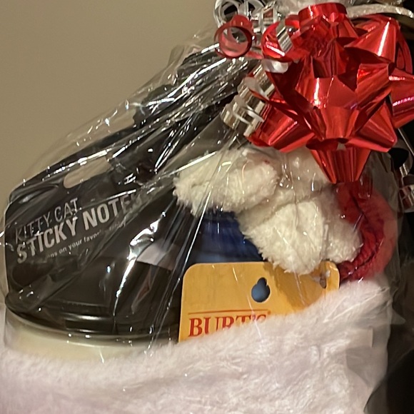 BEAUTIFUL BASKETS CREATED BY ASHLEE MAY - Picture 2 of 6